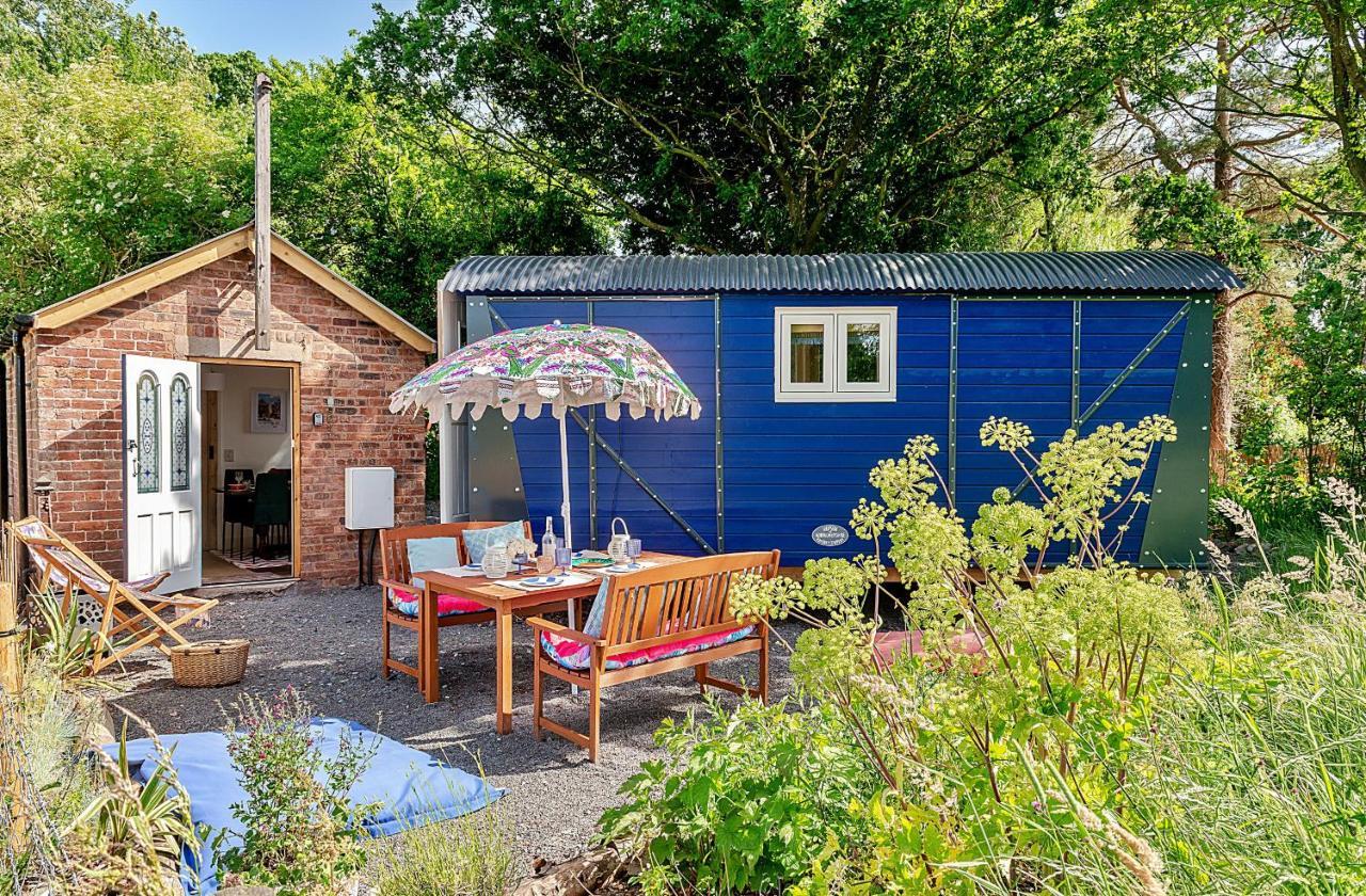 Вилла Finest Retreats - Shrawardine Train Carriage Экстерьер фото